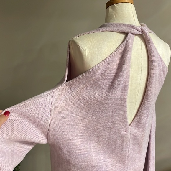 ASTR The Label Lilac Twist back neckline open back sweater, V neck size Med - Picture 7 of 10